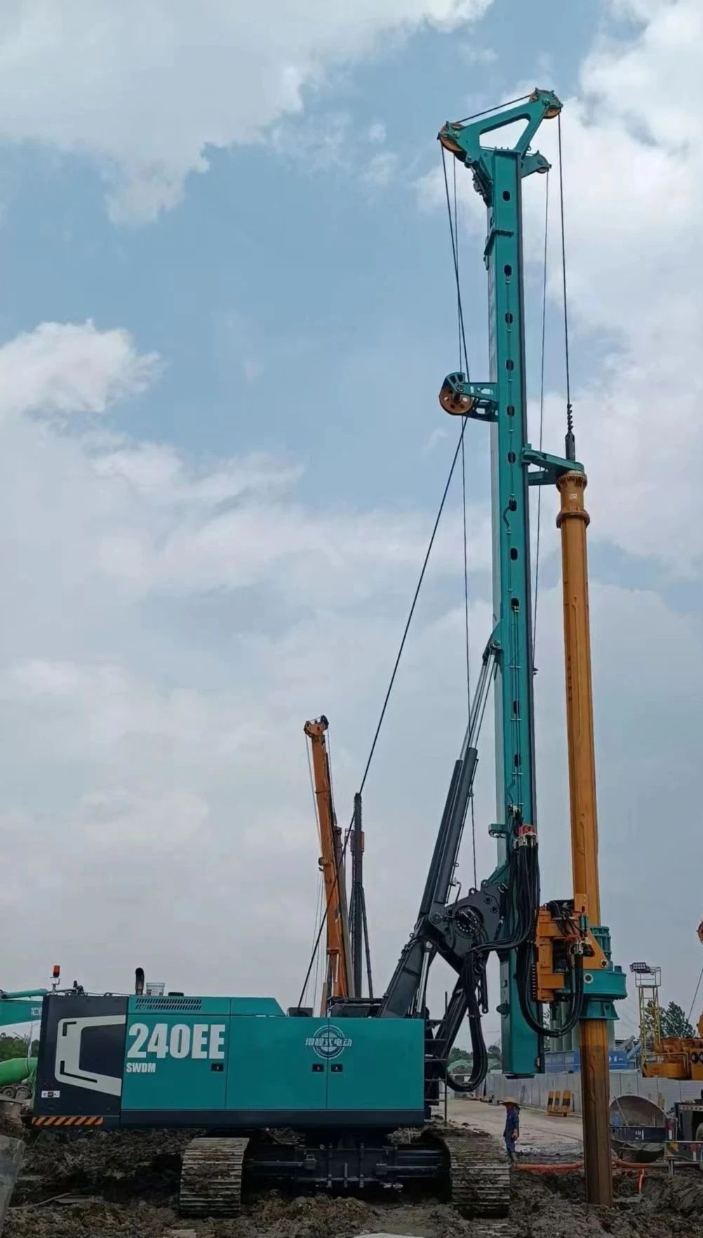 出道即巅峰！开云官方注册-开云(中国)
智能增程式电动旋挖钻机硬核给“利”