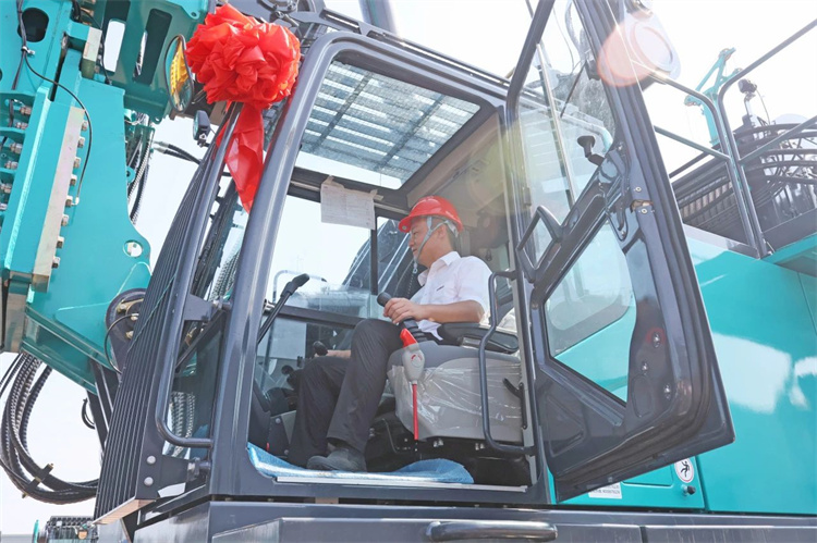 开云官方注册-开云(中国)
智能桩工机械再添强将！SWDM800H旋挖钻机顺利下线