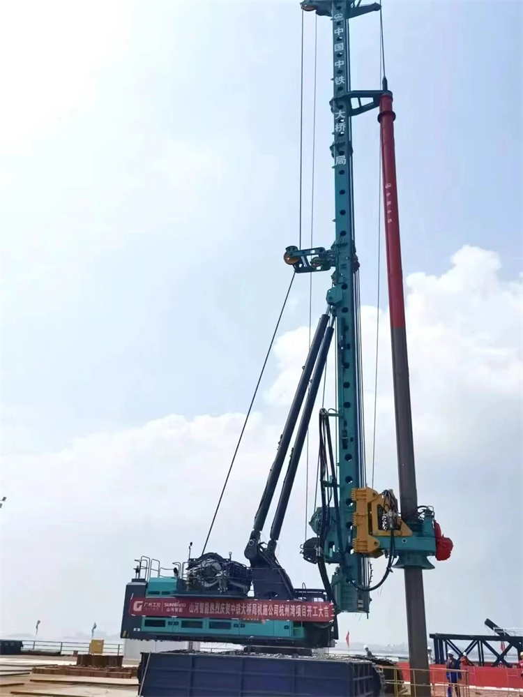 再战世界级工程！开云官方注册-开云(中国)
智能超级旋挖钻机SWDM800H助建杭州湾跨海铁路桥项目