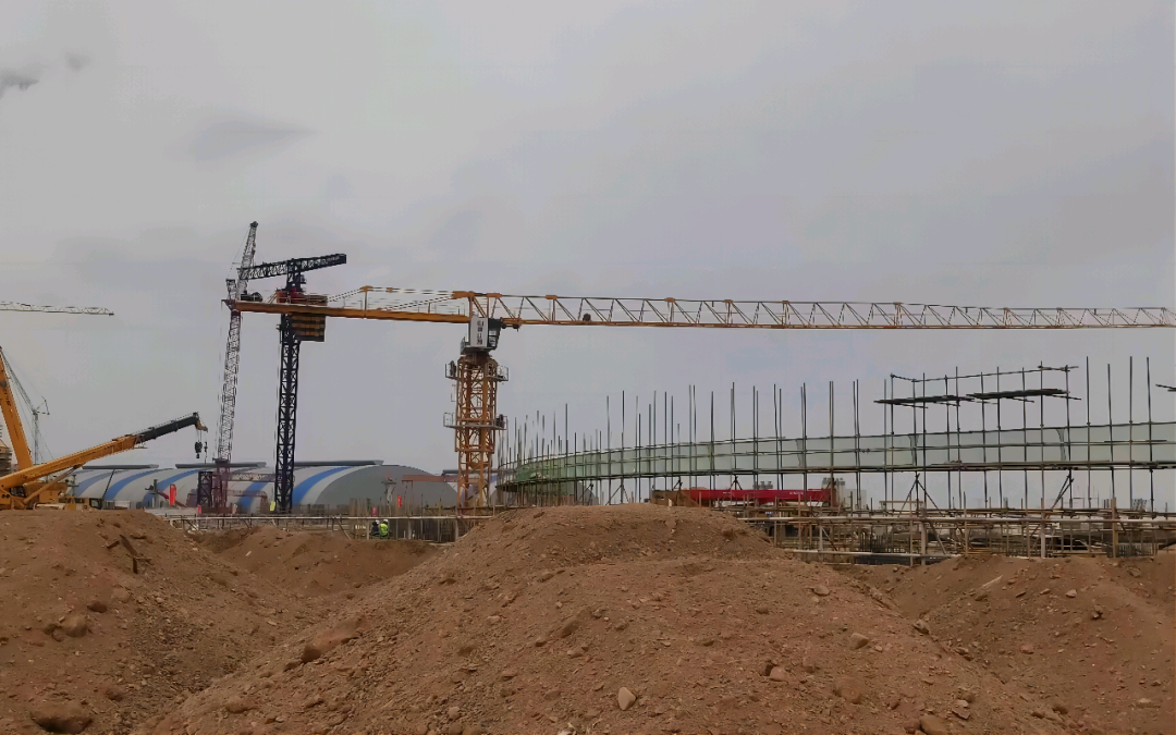 大漠戈壁展雄姿！开云官方注册-开云(中国)
江麓塔机助力常乐电厂项目