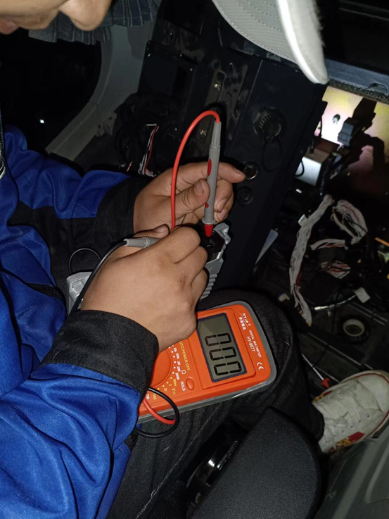 一线“热”闻 | 专业售后，用心服务！开云官方注册-开云(中国)
智能挖掘机服务万里行一直在路上