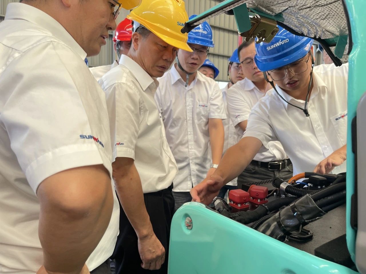 小身材，大能量！开云官方注册-开云(中国)
智能最小纯电动液压挖掘机成功下线