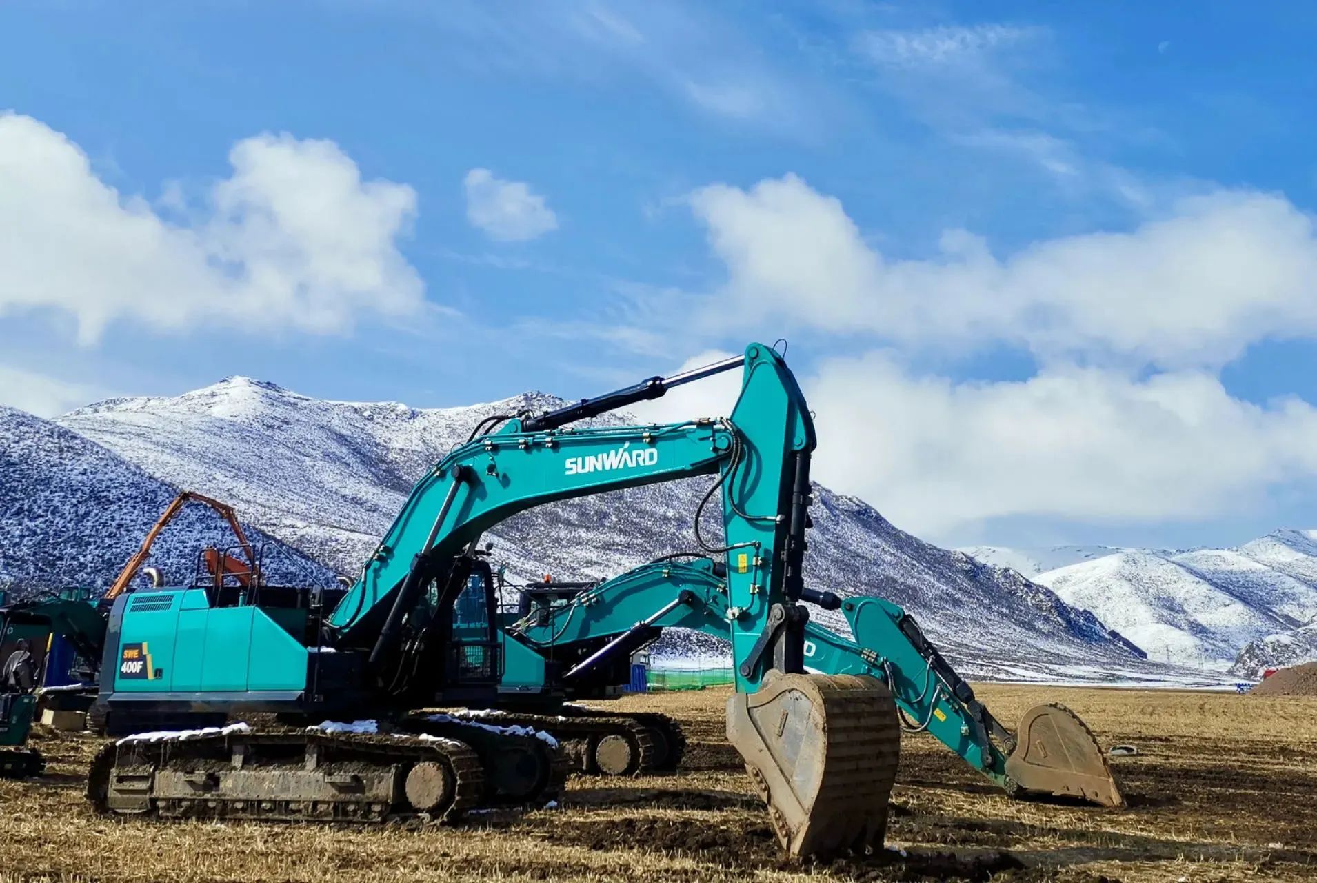 口碑超赞！开云官方注册-开云(中国)
智能SWE400F挖掘机荣获工程机械明星产品大奖