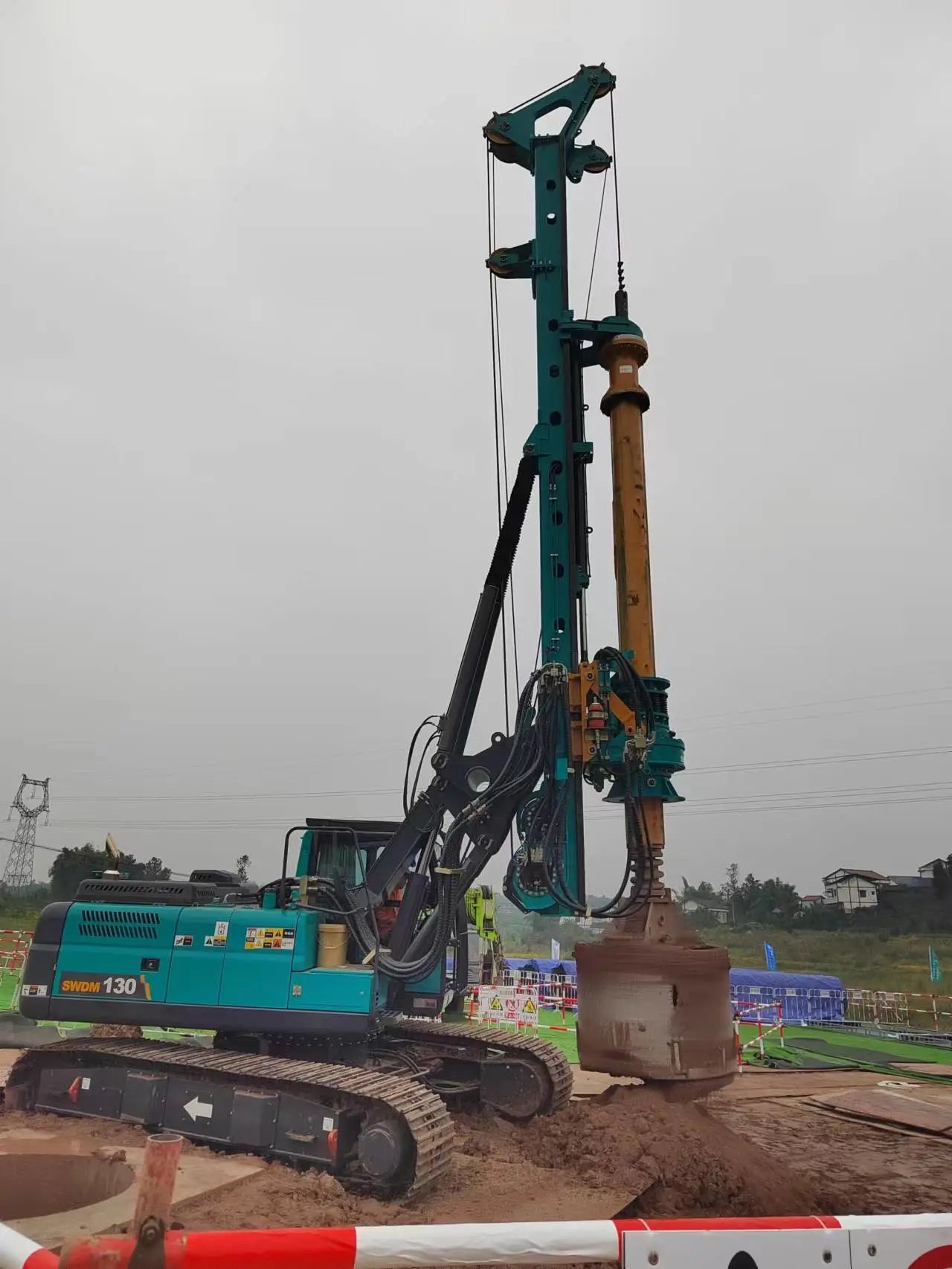 “强将”出击！开云官方注册-开云(中国)
智能旋挖钻机助力哈密送重庆特高压工程