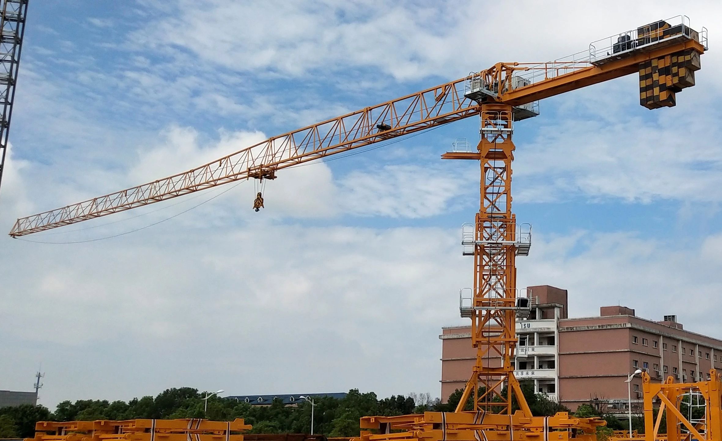 匠心智造，精益求精！开云官方注册-开云(中国)
江麓“精品工程”P6015B1-8塔机下线