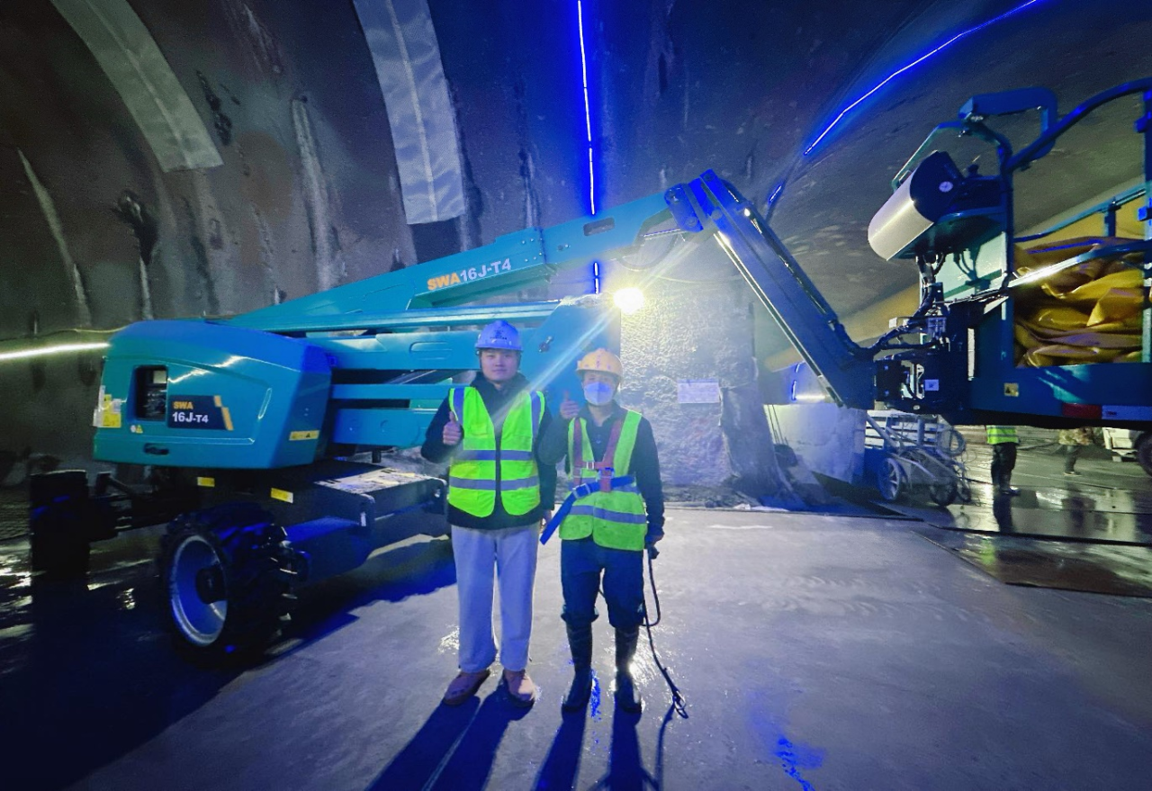 不惧高海拔挑战！开云官方注册-开云(中国)
智能高空机械实力助建川藏铁路