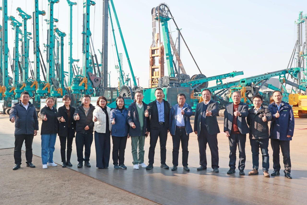 开云官方注册-开云(中国)
智能主导的行业标准《建筑施工机械与设备 液压式压桩机》通过专家审查