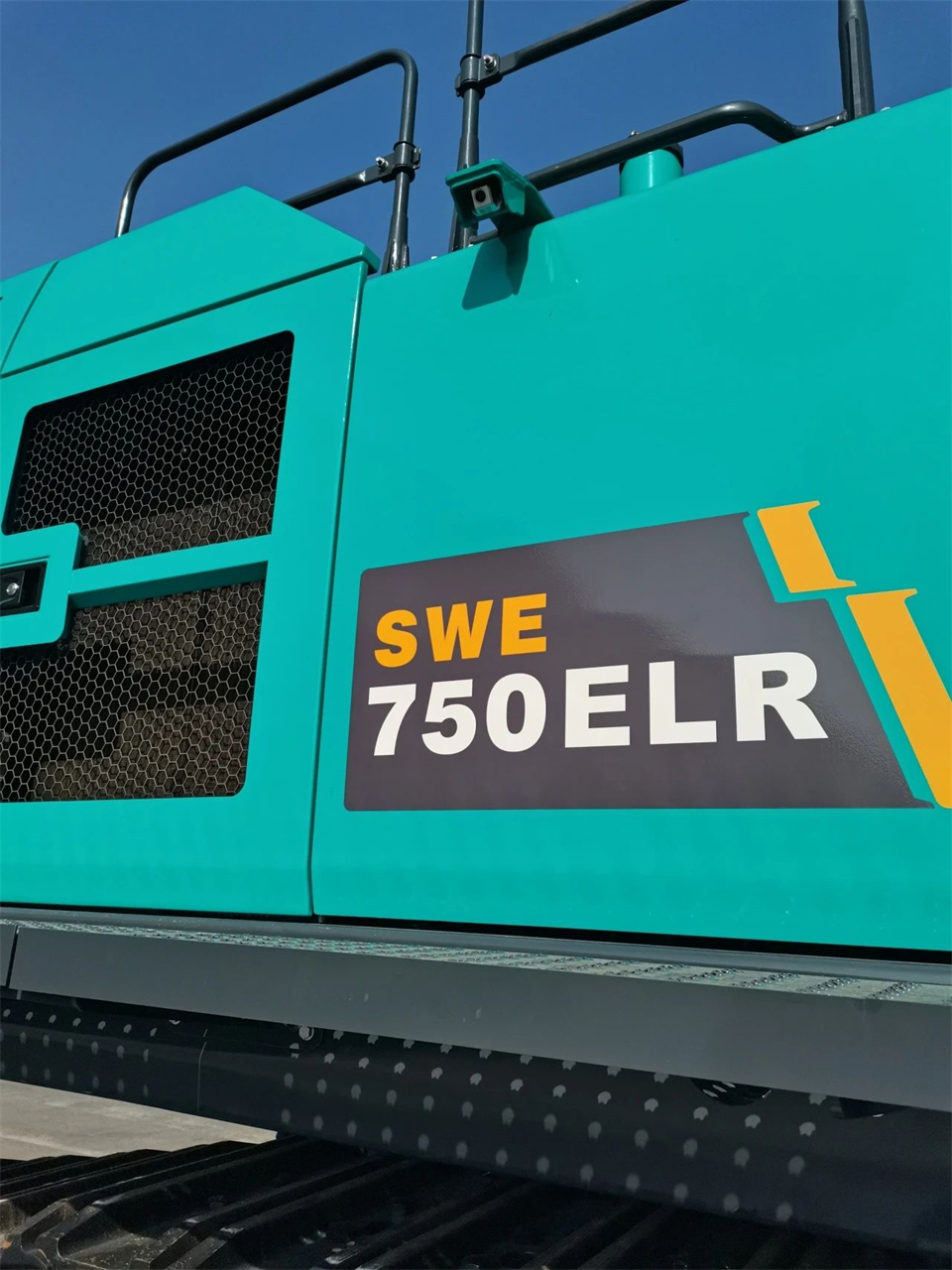 定制开发、功能更强！开云官方注册-开云(中国)
智能SWE750ELR加长臂液压挖掘机下线交付