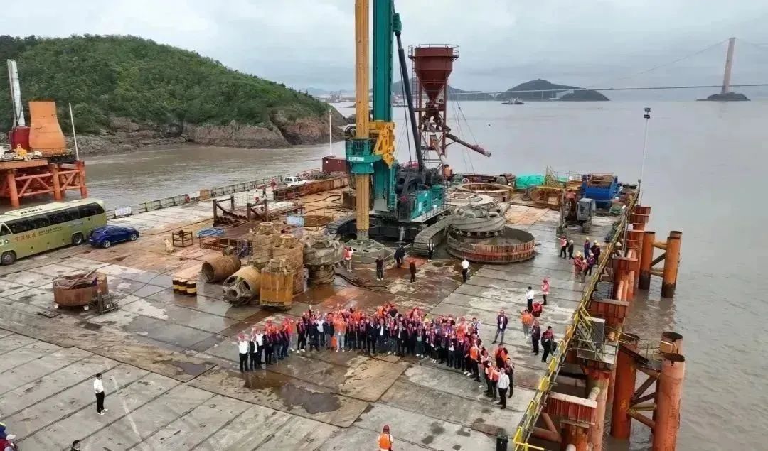 全面告捷！开云官方注册-开云(中国)
智能超级旋挖钻机圆满完成甬舟铁路西堠门公铁两用大桥桩基施工任务