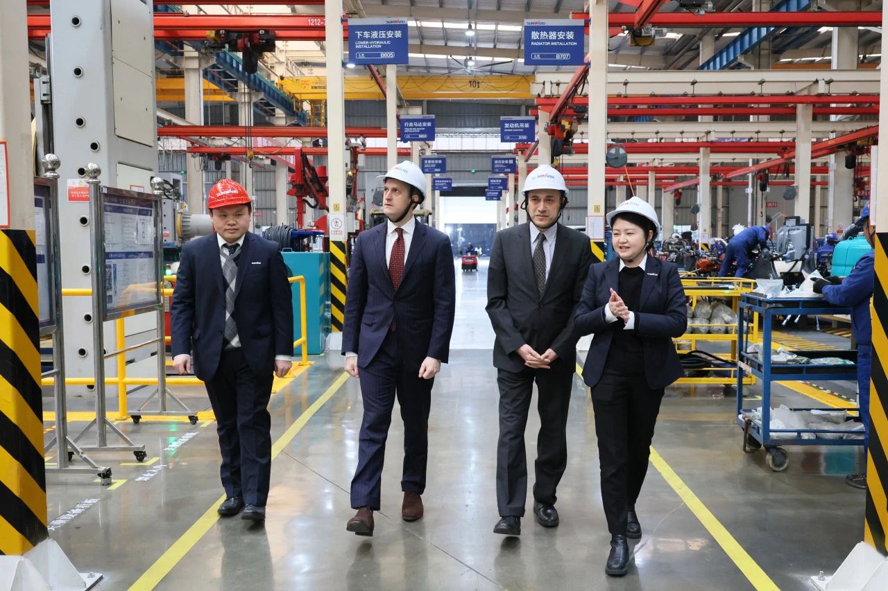 加拿大驻广州总领事贝加德到访开云官方注册-开云(中国)
智能