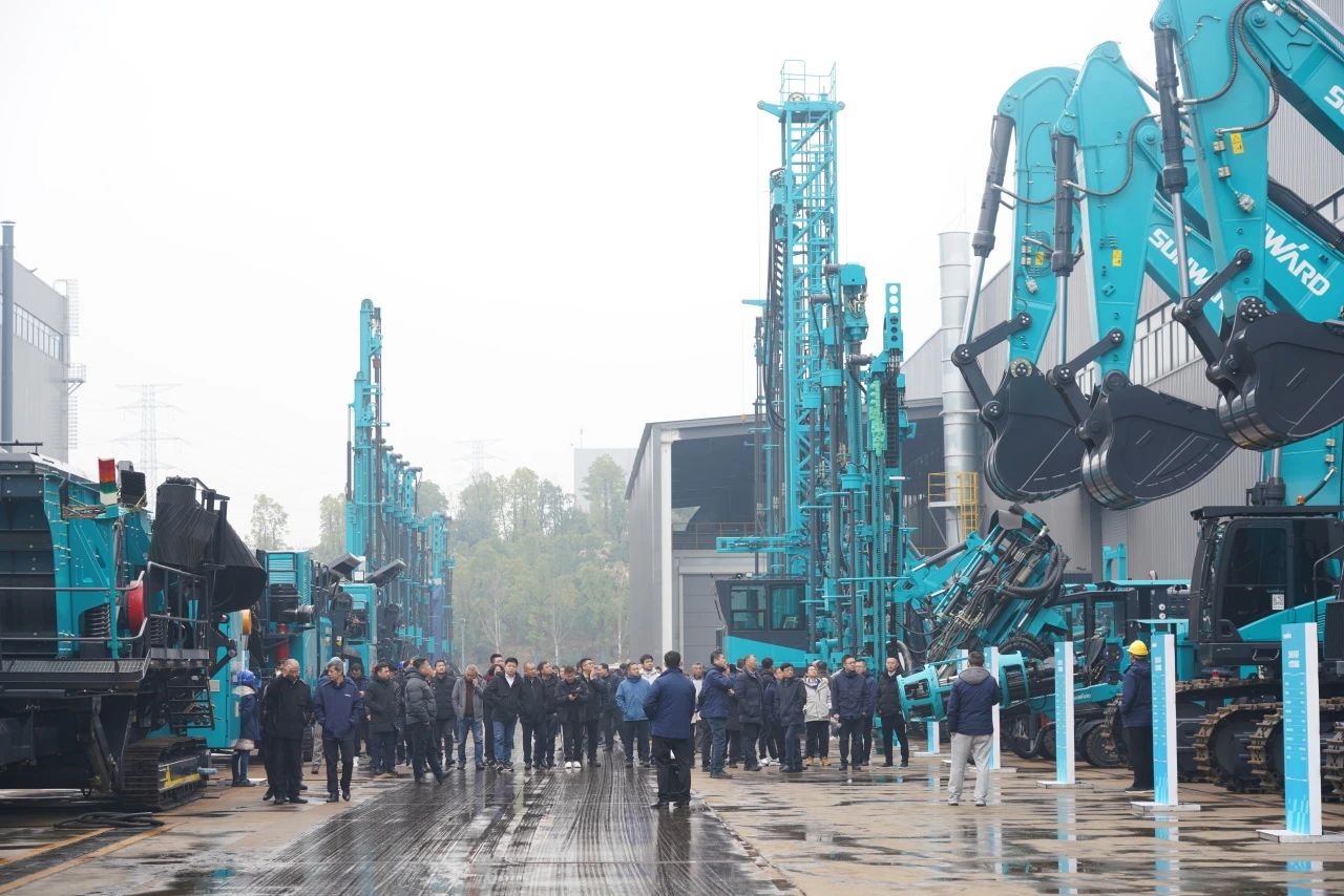 启新程，向未来！开云官方注册-开云(中国)
矿岩揭牌庆典暨新春发货仪式圆满举行