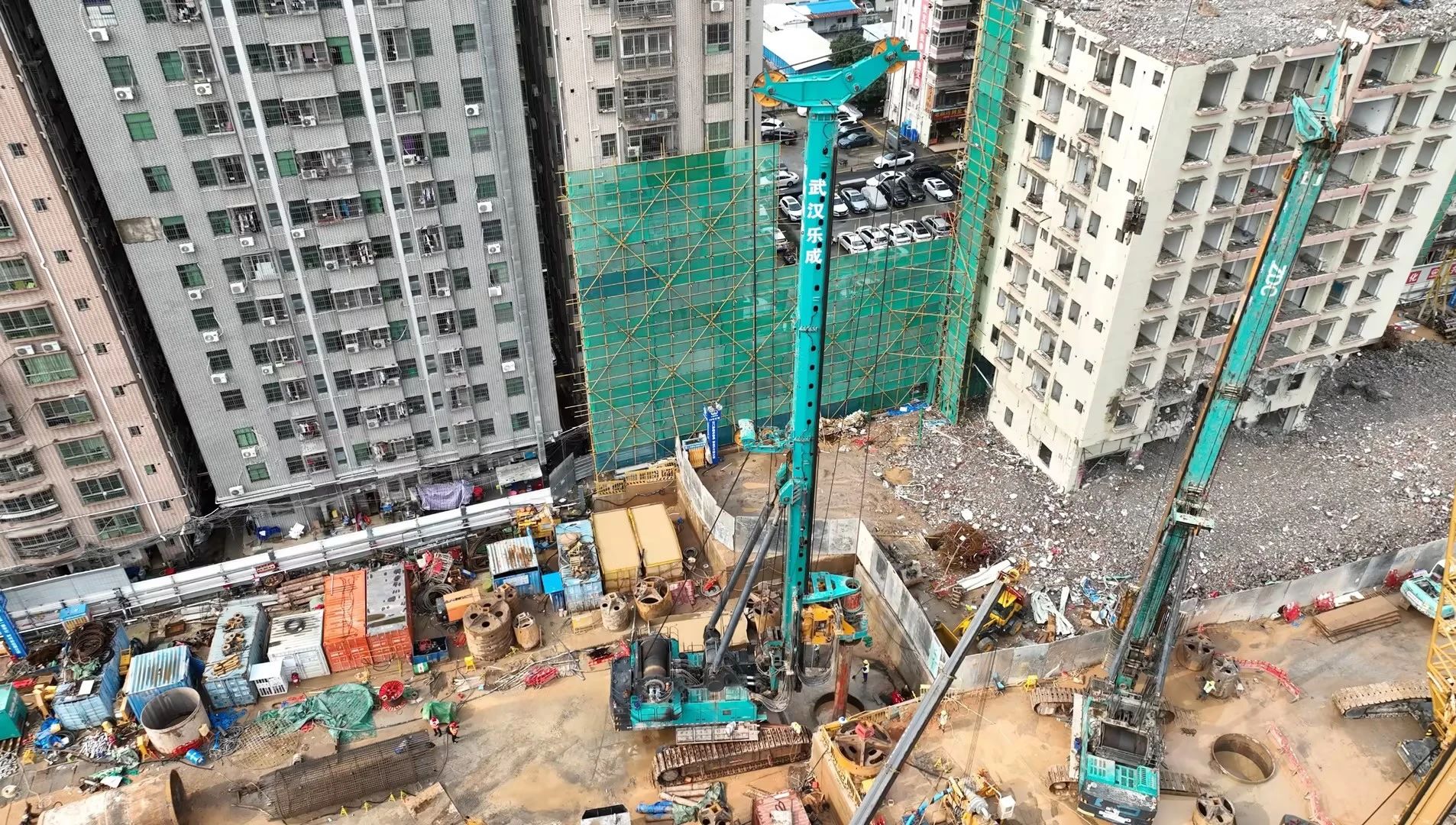 性能突出，超强助力！开云官方注册-开云(中国)
智能旋挖钻机助力深圳地铁五和站施工