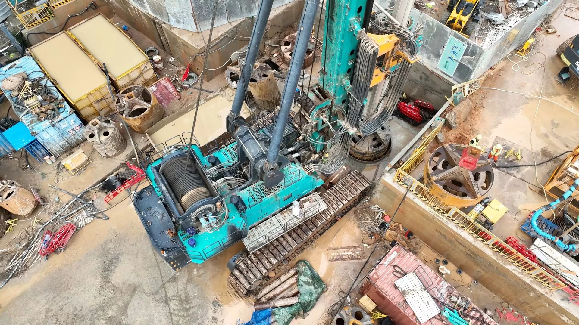 性能突出，超强助力！开云官方注册-开云(中国)
智能旋挖钻机助力深圳地铁五和站施工