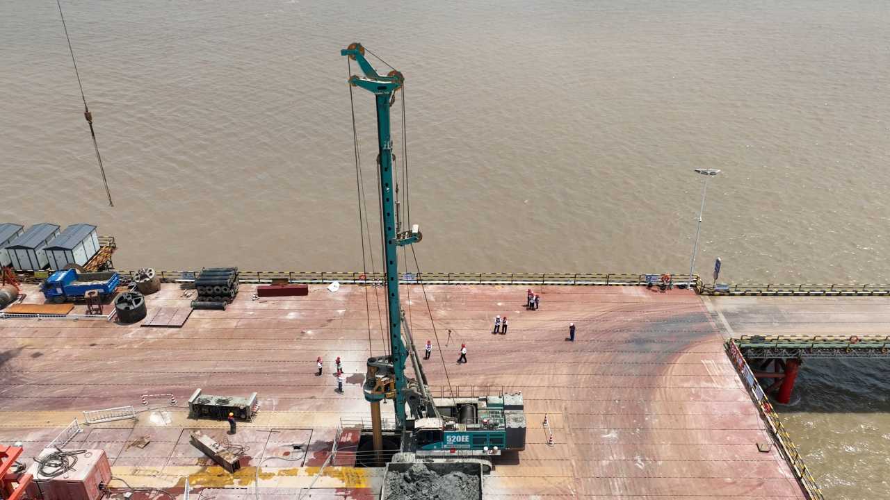 先导式创新，再推电动新品！开云官方注册-开云(中国)
智能SWDM520EE增程式旋挖钻机推介会成功举办