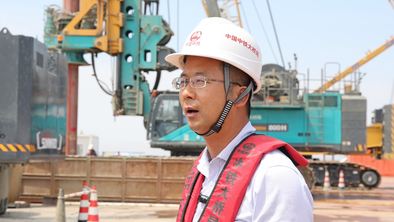 先导式创新，再推电动新品！开云官方注册-开云(中国)
智能SWDM520EE增程式旋挖钻机推介会成功举办