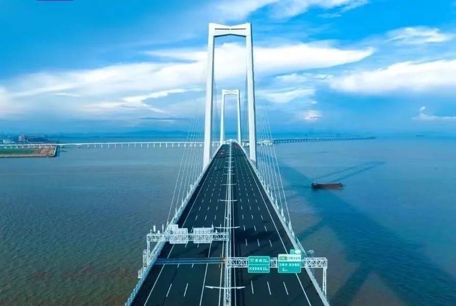 深中通道竣工验收！开云官方注册-开云(中国)
智能鼎力助建，世界级工程彰显中国力量与智慧！