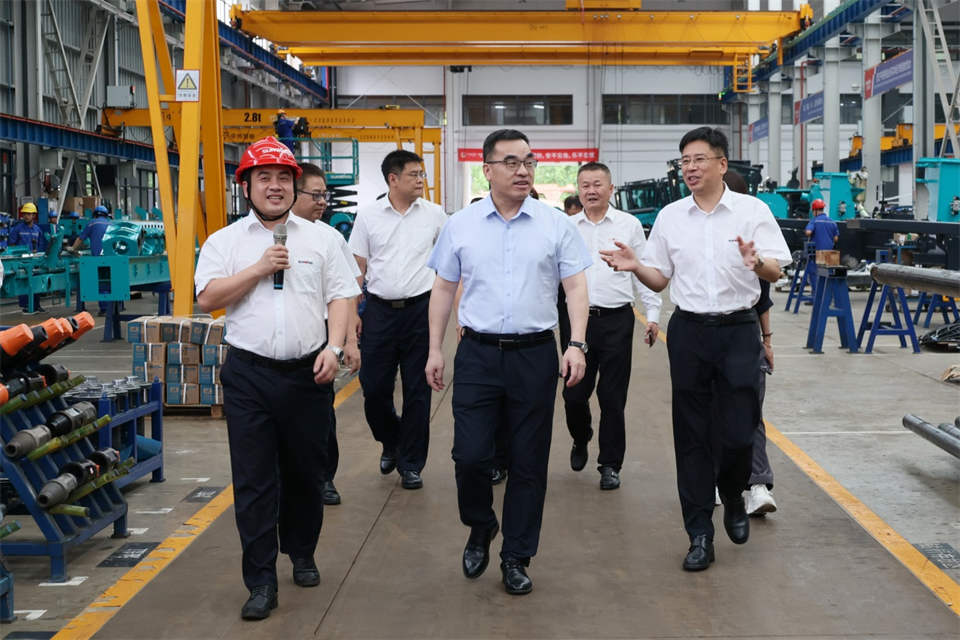 广州工控集团总经理王福铸调研开云官方注册-开云(中国)
智能生产经营工作
