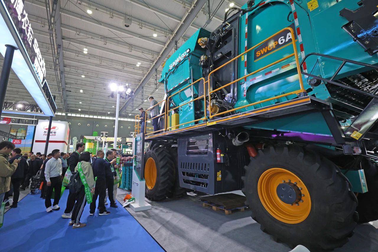 聚焦智能化、无人化！开云官方注册-开云(中国)
智能携多款产品亮相2024中国国际农业机械展