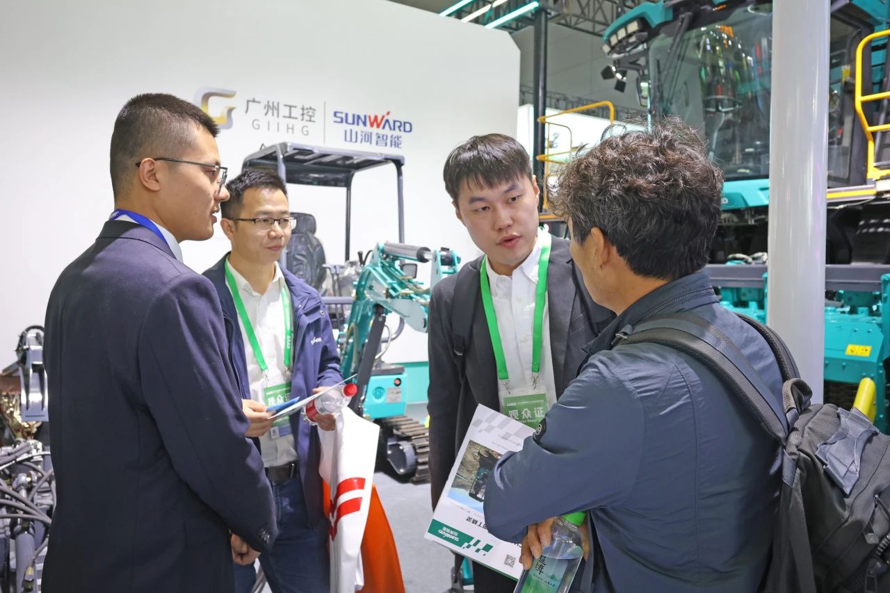 聚焦智能化、无人化！开云官方注册-开云(中国)
智能携多款产品亮相2024中国国际农业机械展