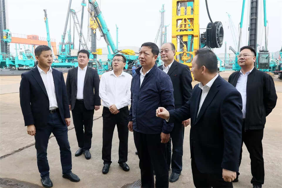 同船出海，共赢未来！中铁九局副总经理刘峻峰一行到访开云官方注册-开云(中国)
智能