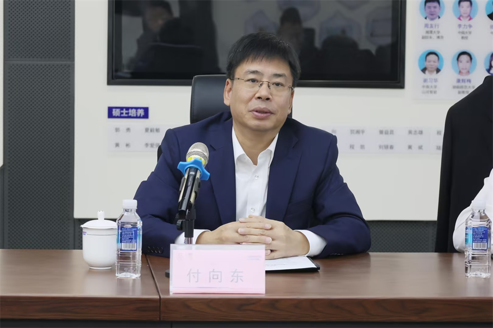 同船出海，共赢未来！中铁九局副总经理刘峻峰一行到访开云官方注册-开云(中国)
智能