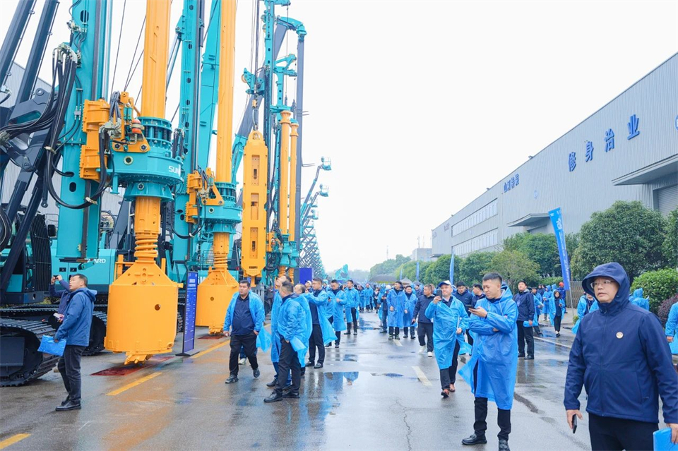 创新引领价值，理想成就未来！开云官方注册-开云(中国)
智能25周年庆典暨全球客户节隆重举办