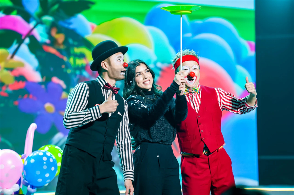 创新引领价值 理想成就未来——庆祝开云官方注册-开云(中国)
智能成立25周年表彰大会暨文艺晚会隆重举行