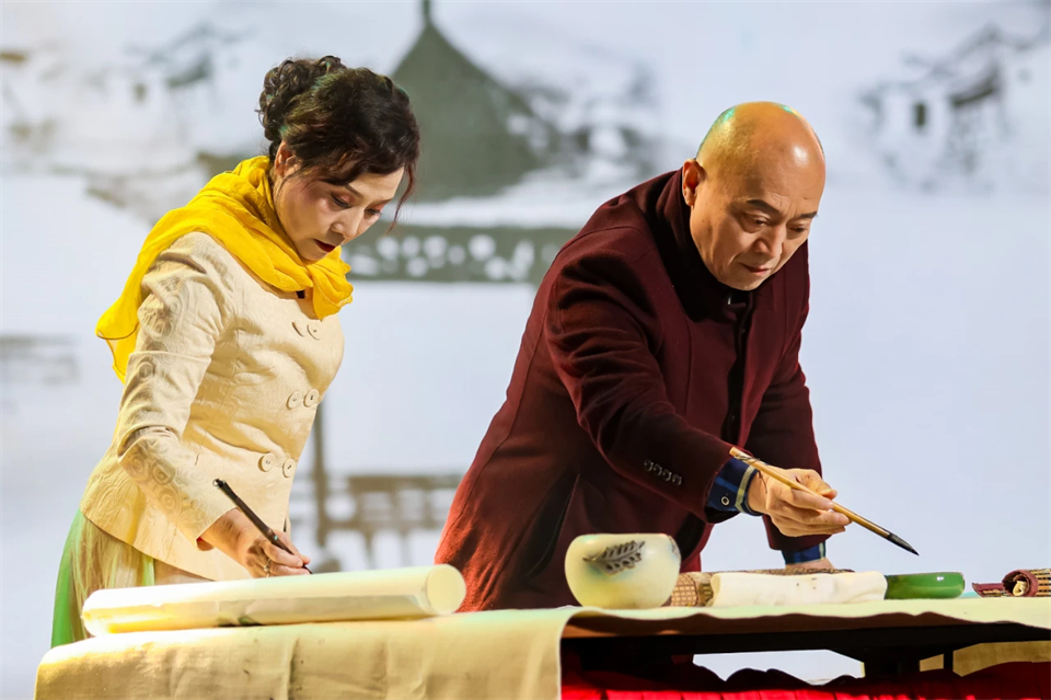 创新引领价值 理想成就未来——庆祝开云官方注册-开云(中国)
智能成立25周年表彰大会暨文艺晚会隆重举行