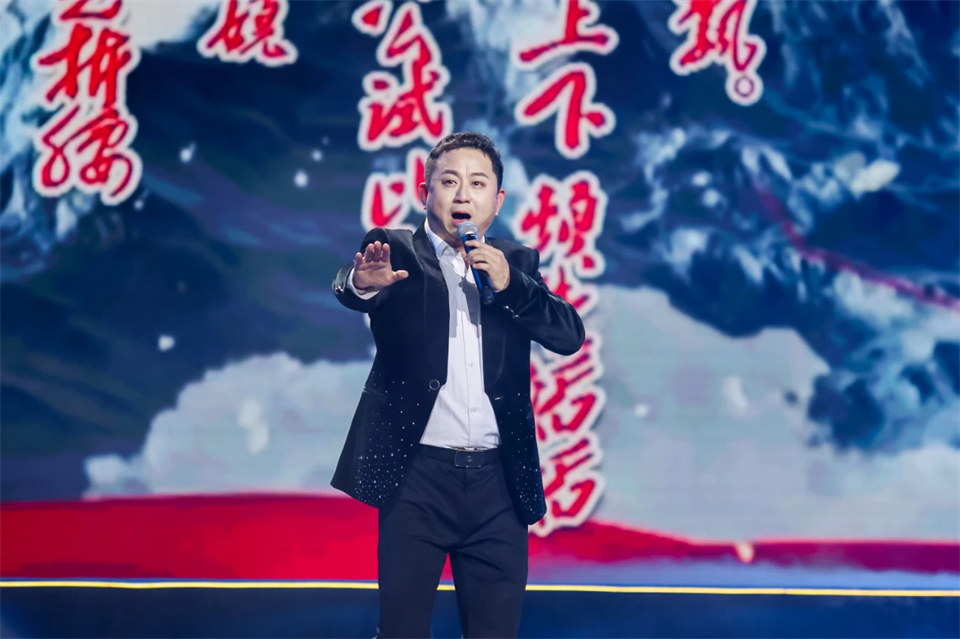 创新引领价值 理想成就未来——庆祝开云官方注册-开云(中国)
智能成立25周年表彰大会暨文艺晚会隆重举行