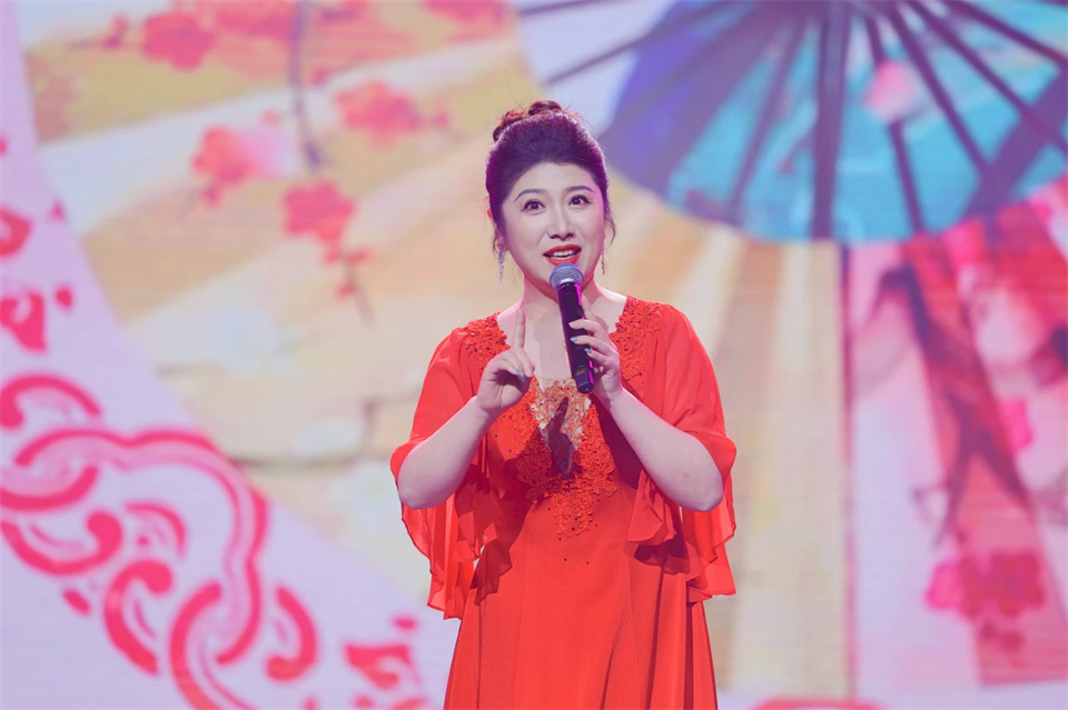 创新引领价值 理想成就未来——庆祝开云官方注册-开云(中国)
智能成立25周年表彰大会暨文艺晚会隆重举行