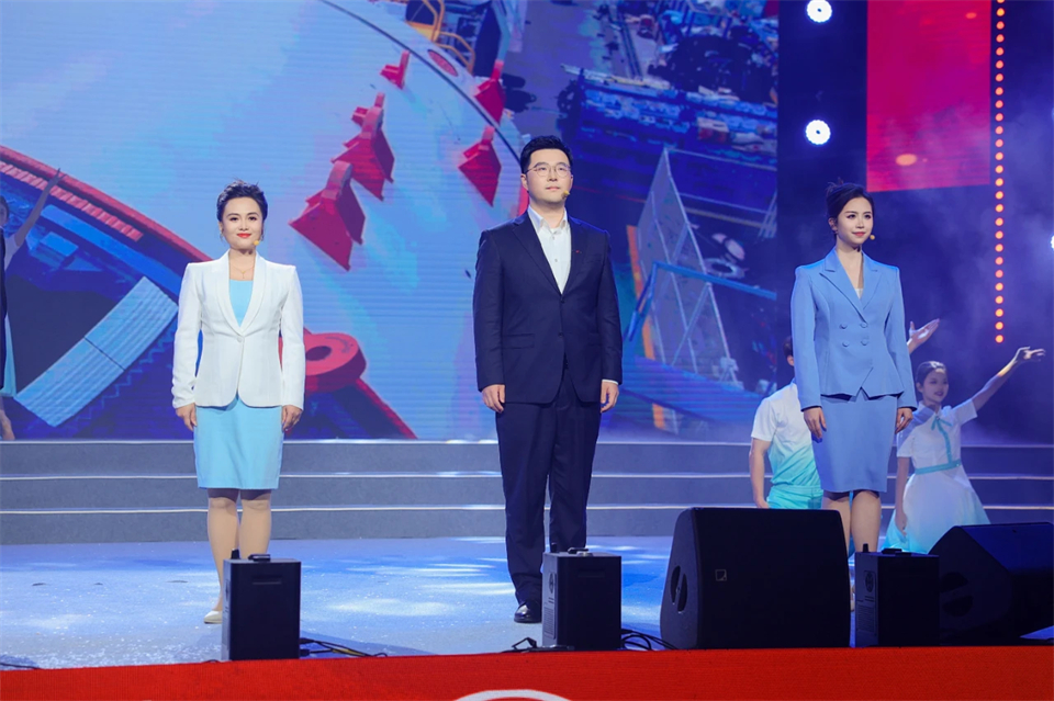 创新引领价值 理想成就未来——庆祝开云官方注册-开云(中国)
智能成立25周年表彰大会暨文艺晚会隆重举行