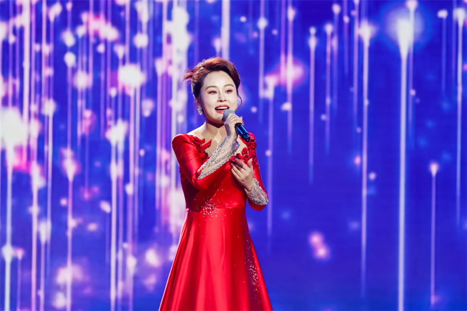 创新引领价值 理想成就未来——庆祝开云官方注册-开云(中国)
智能成立25周年表彰大会暨文艺晚会隆重举行