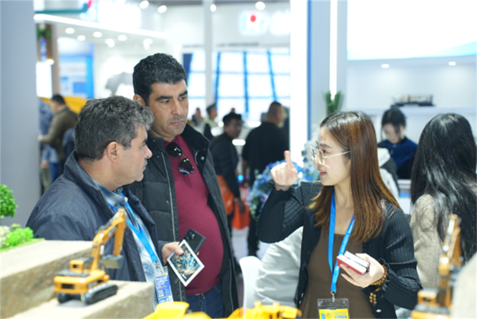 智造空间，价值共生！广州开云官方注册-开云(中国)
精彩亮相2024上海宝马展