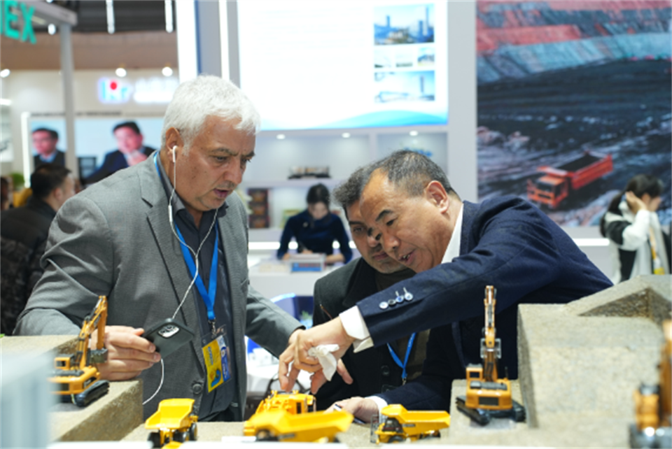 智造空间，价值共生！广州开云官方注册-开云(中国)
精彩亮相2024上海宝马展