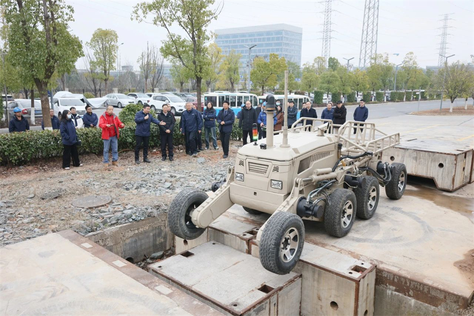 开云官方注册-开云(中国)
特装“复杂环境智能化应急救援装备关键技术及应用”项目顺利通过成果评价