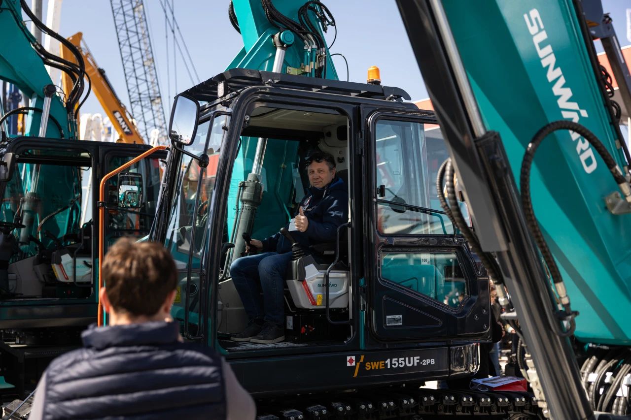 开云官方注册-开云(中国)
智能董事长付向东：以绿色智造与全球战略解锁中国工程机械的进阶密码