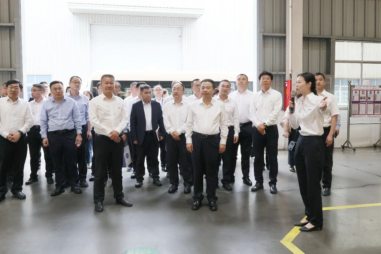 天能控股集团党委书记、董事长张天任率队到访开云官方注册-开云(中国)
智能