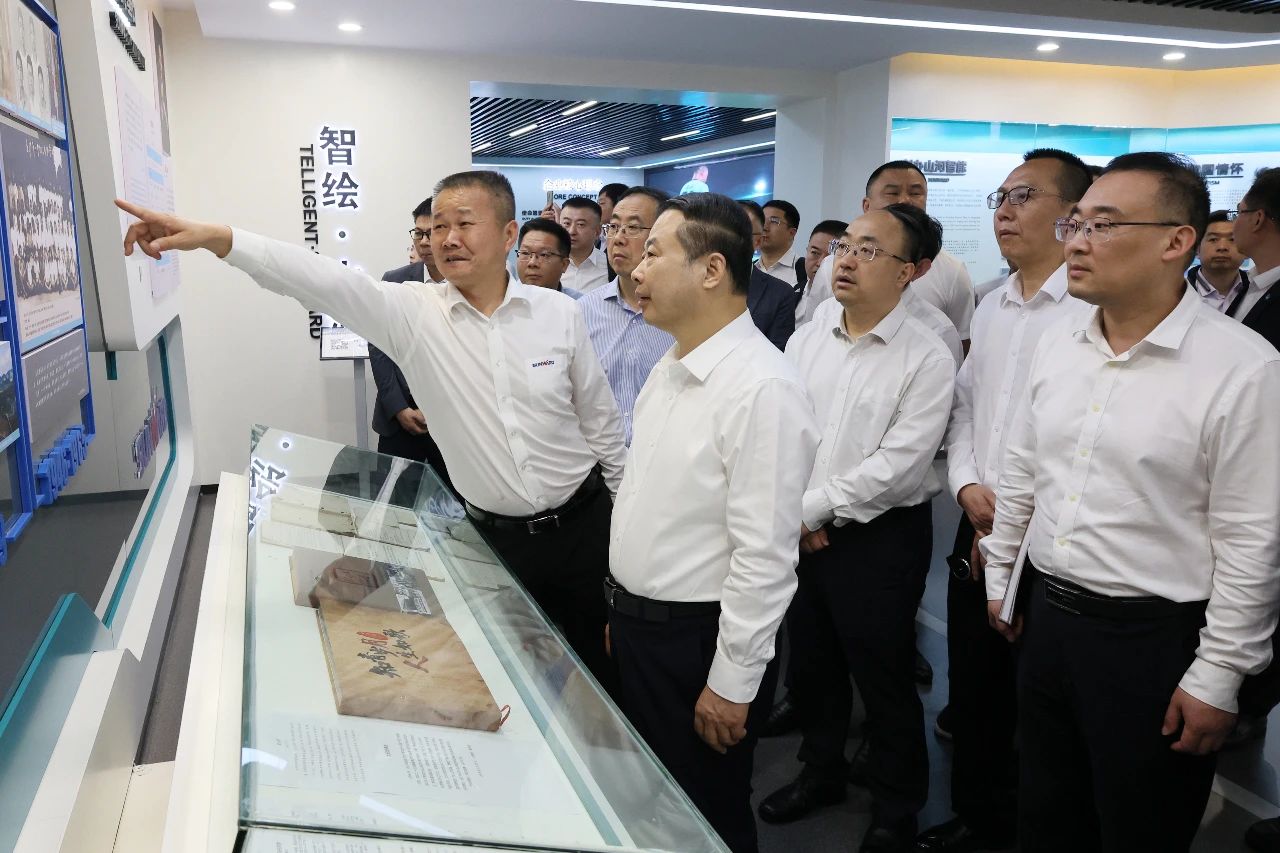 天能控股集团党委书记、董事长张天任率队到访开云官方注册-开云(中国)
智能