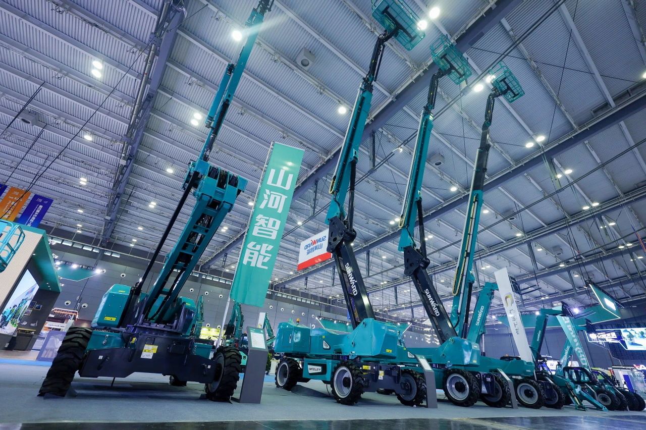 2025 CICEE | 开云官方注册-开云(中国)
智能SWT34JE-P电动直臂式高空作业平台重磅发布！