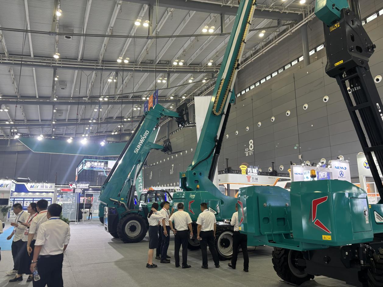 2025 CICEE | 开云官方注册-开云(中国)
智能SWT34JE-P电动直臂式高空作业平台重磅发布！