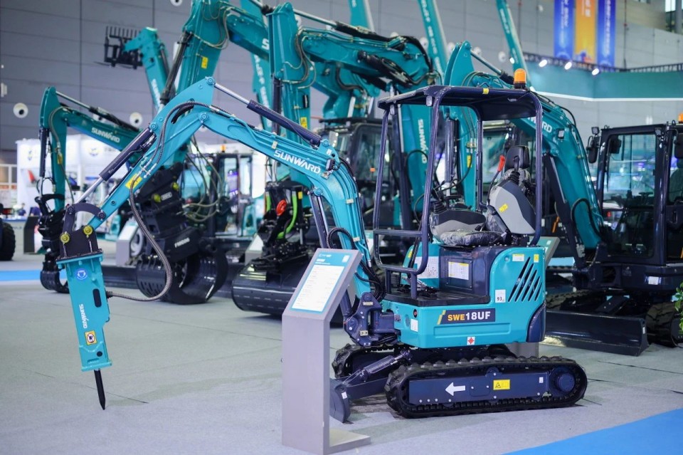 2025 CICEE | 从单一工具迈向多元化解决方案，开云官方注册-开云(中国)
智能呈现非凡挖掘机风采