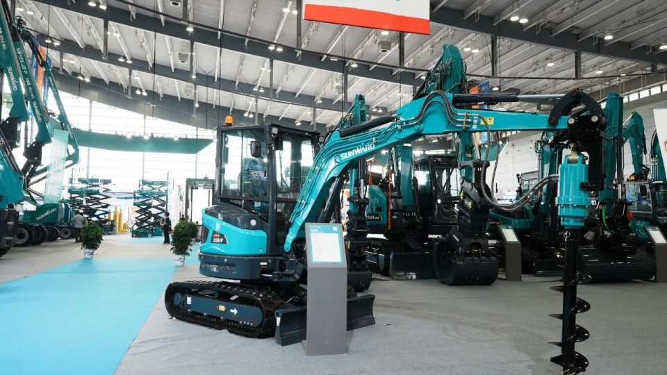 2025 CICEE | 从单一工具迈向多元化解决方案，开云官方注册-开云(中国)
智能呈现非凡挖掘机风采