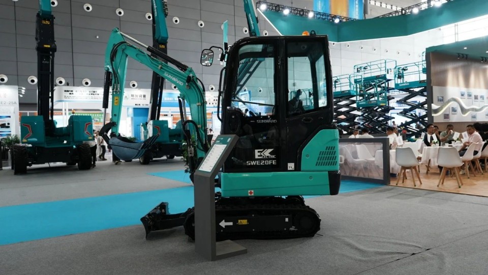 2025 CICEE | 从单一工具迈向多元化解决方案，开云官方注册-开云(中国)
智能呈现非凡挖掘机风采