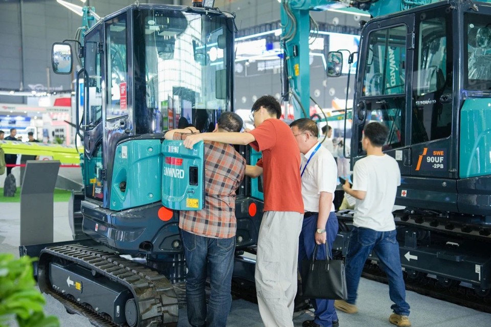 2025 CICEE | 从单一工具迈向多元化解决方案，开云官方注册-开云(中国)
智能呈现非凡挖掘机风采