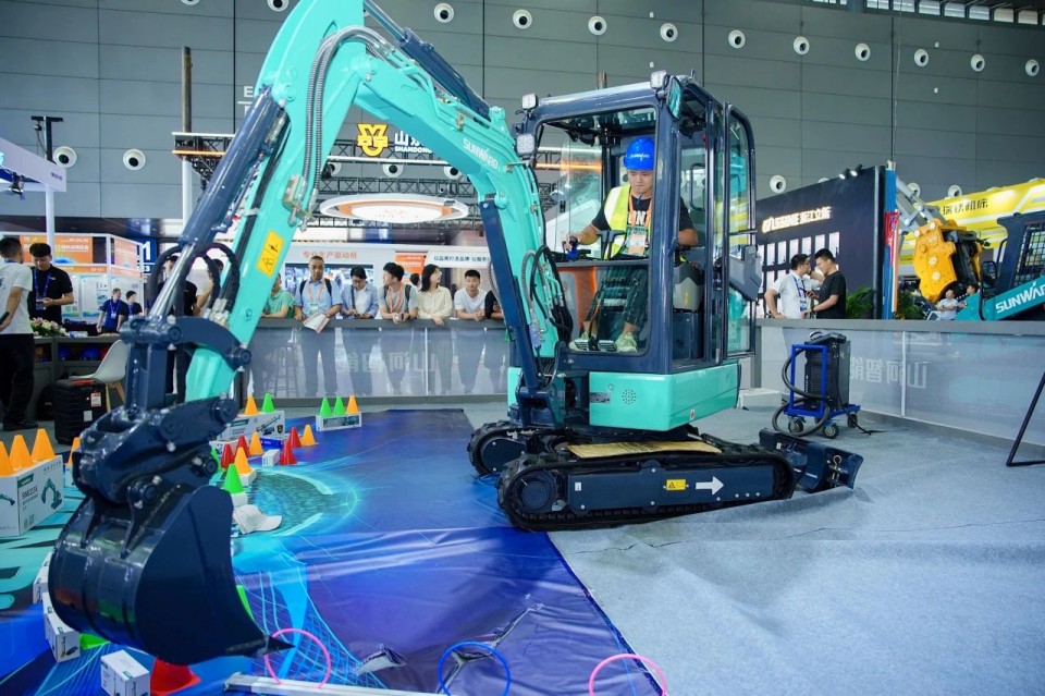 2025 CICEE | 从单一工具迈向多元化解决方案，开云官方注册-开云(中国)
智能呈现非凡挖掘机风采