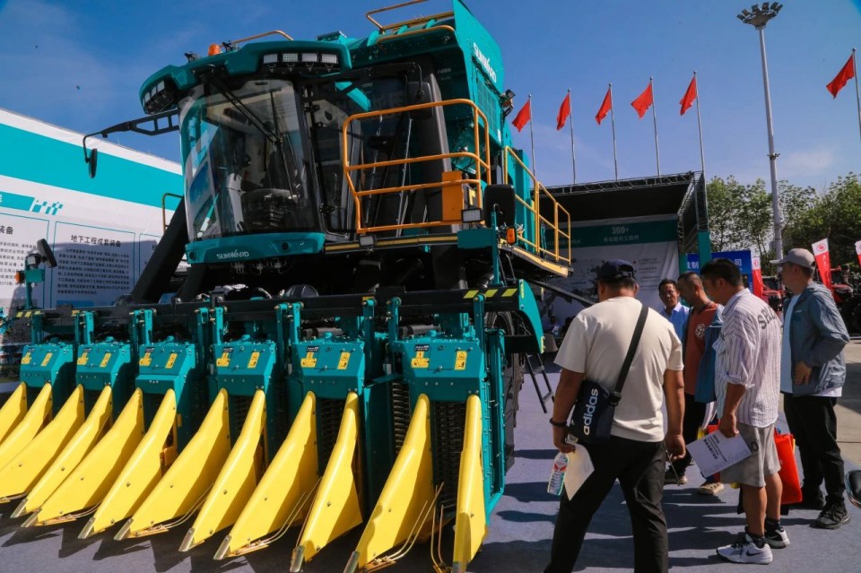 开云官方注册-开云(中国)
智能亮相2025新疆国际农业机械博览会