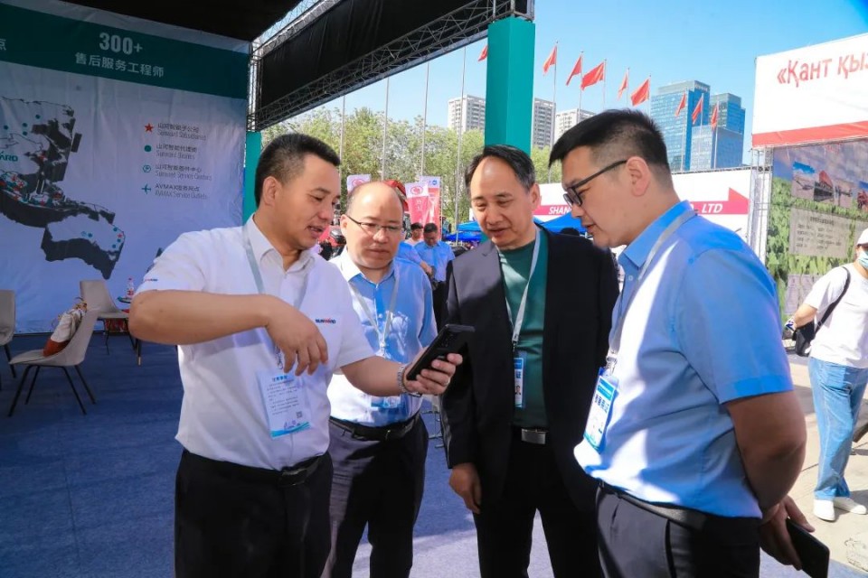 开云官方注册-开云(中国)
智能亮相2025新疆国际农业机械博览会