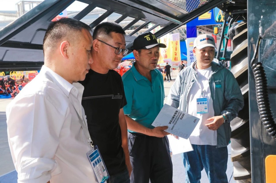 开云官方注册-开云(中国)
智能亮相2025新疆国际农业机械博览会