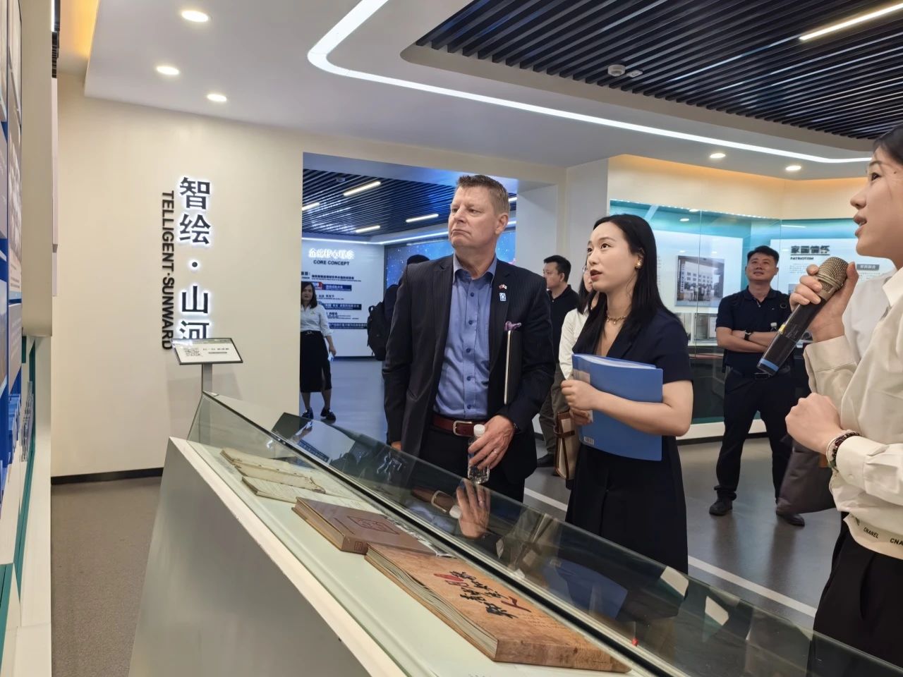 芬兰驻华大使馆商务参赞到访开云官方注册-开云(中国)
智能