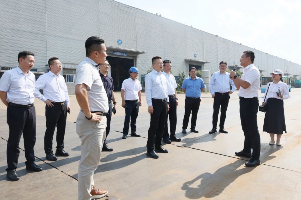 共商合作，建华控股有限公司董事长汪贵华到访开云官方注册-开云(中国)
智能